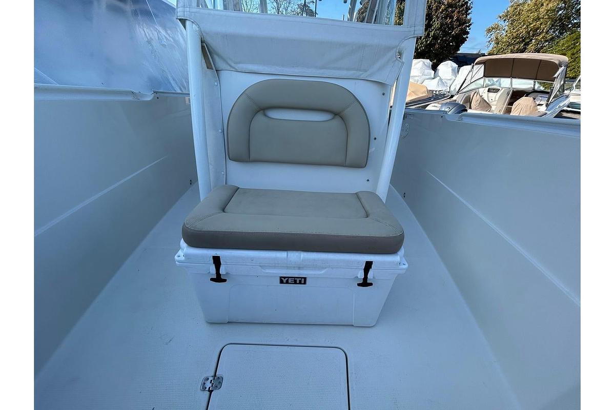 Used 2018 Sailfish 290 CC