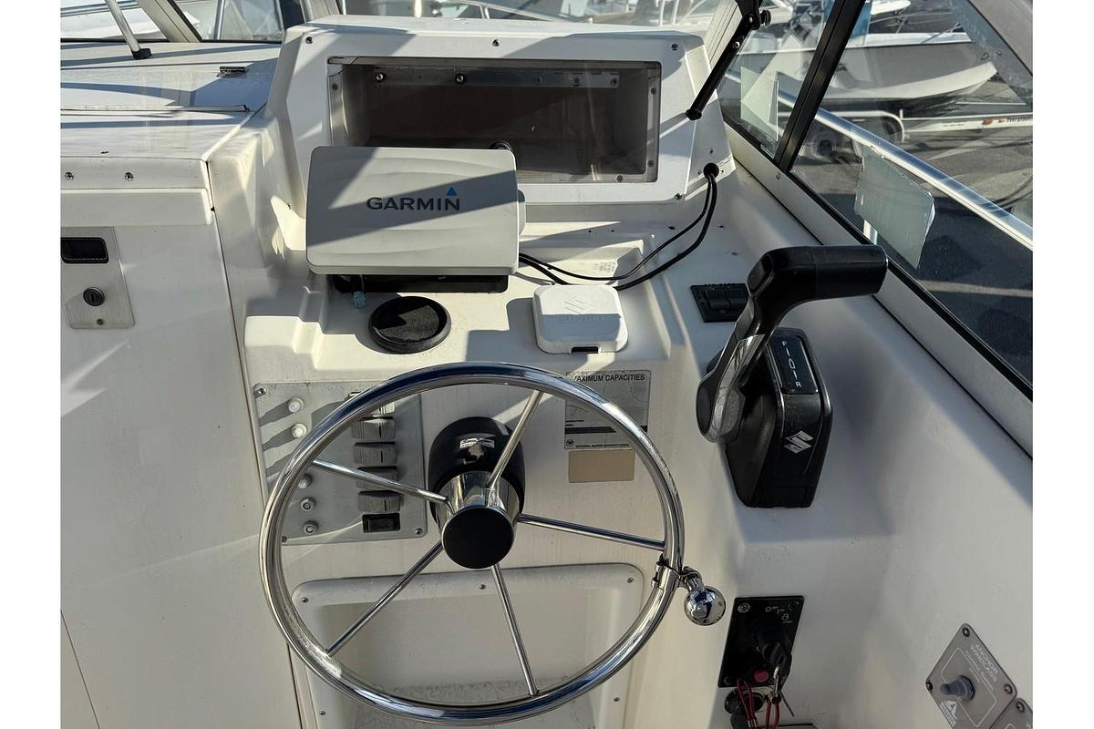 Used 1998 Cobia 220 Walkaround