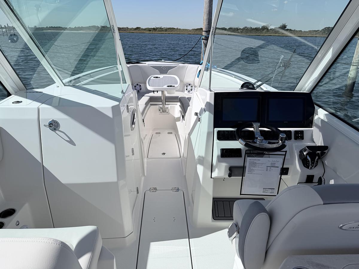2027 Sailfish 276 DC
