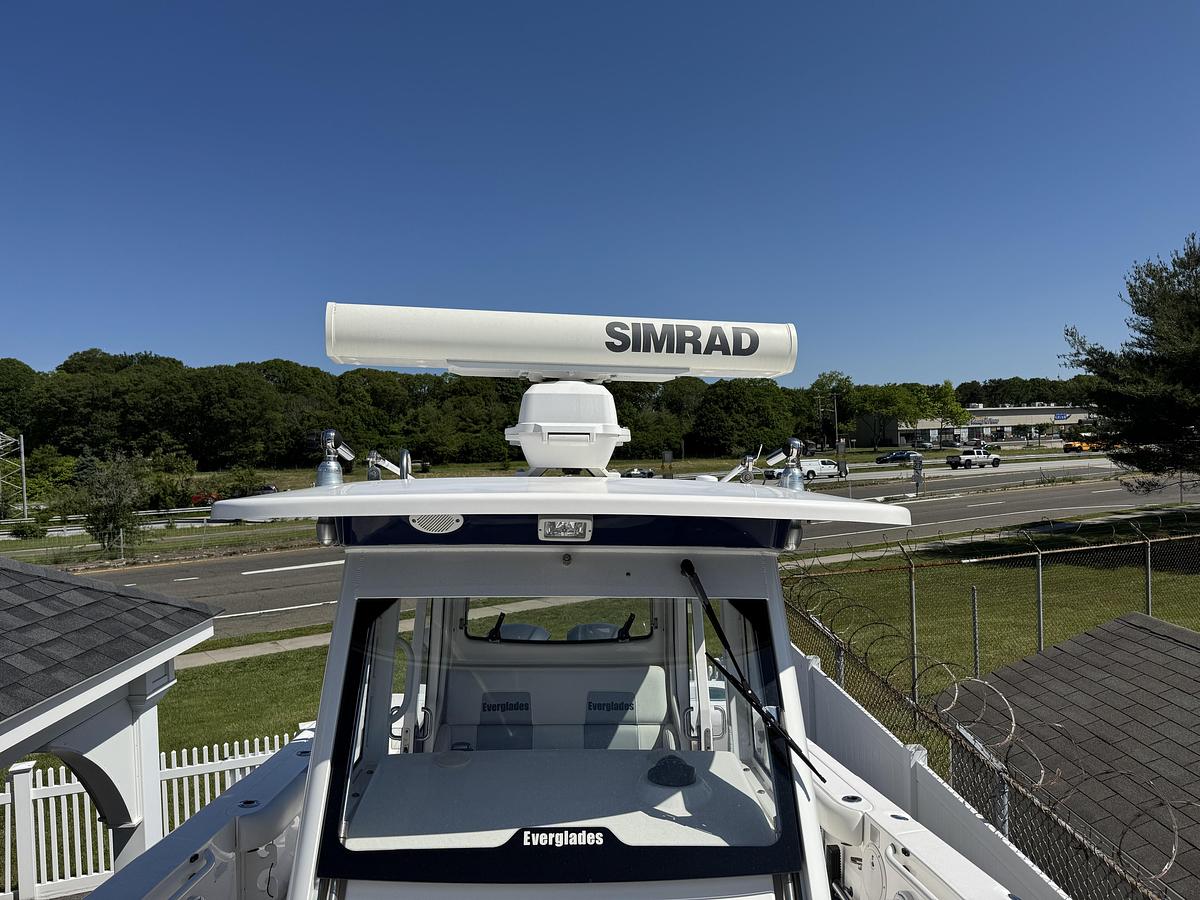 Used 2012 Everglades Boats 325 Pilot