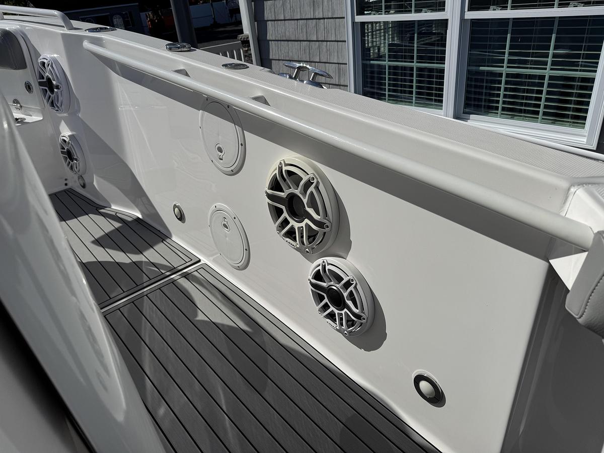 Used 2021 Everglades 295 Center Console