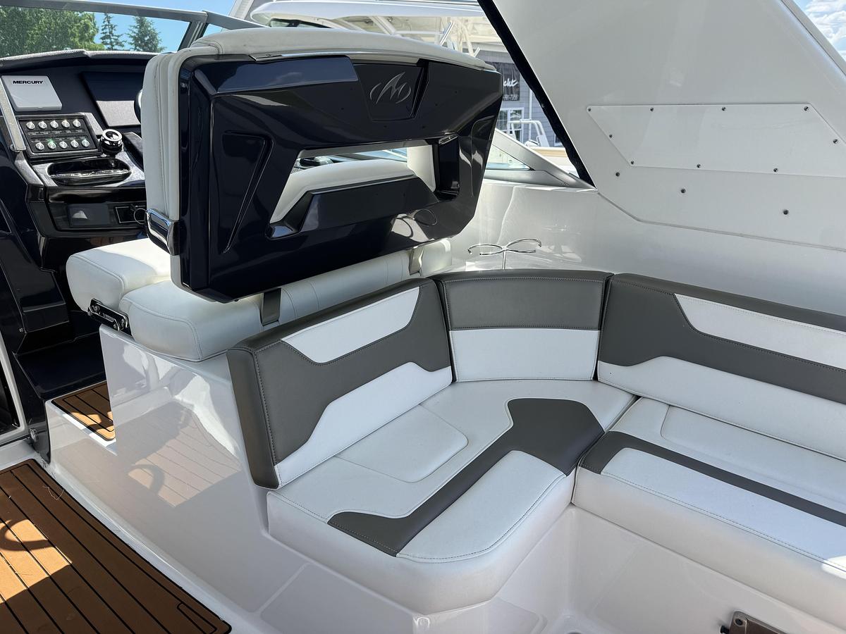 Used 2018 Monterey 355 Sport Yacht