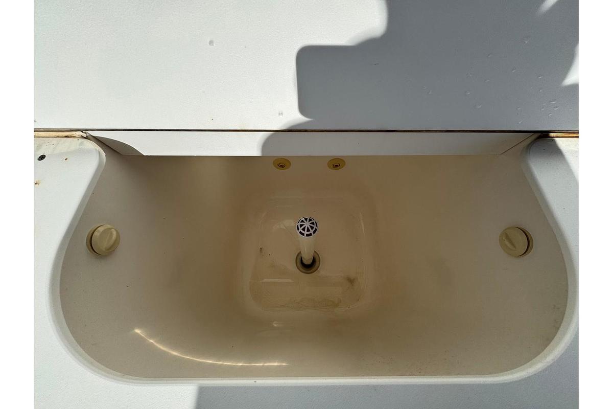 Used 1999 Marlin 350 SF