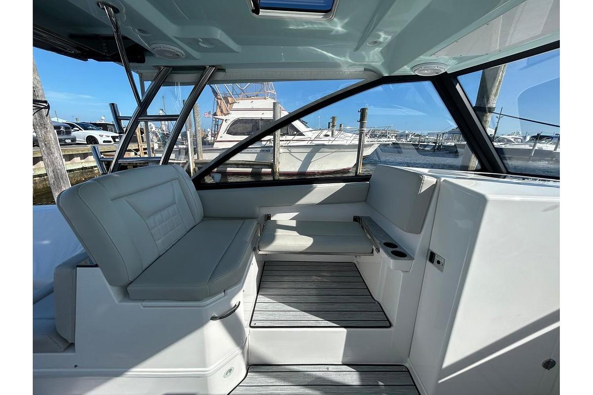 Used 2019 Everglades 340DC