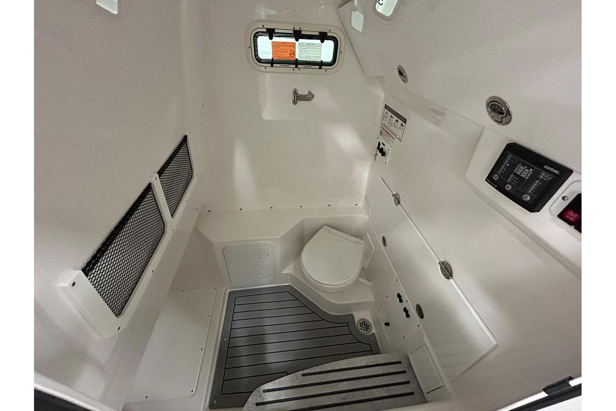 2024 Everglades 285 Center Console