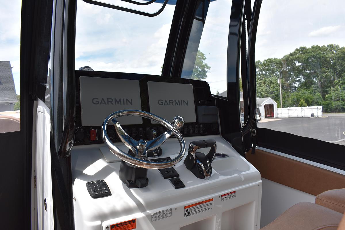 Used 2025 Sea Hunt Ultra 265SE