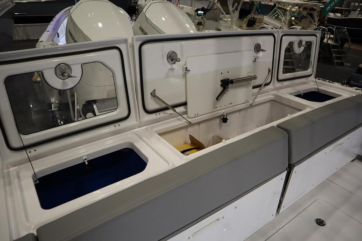 2025 Everglades 395 Center Console