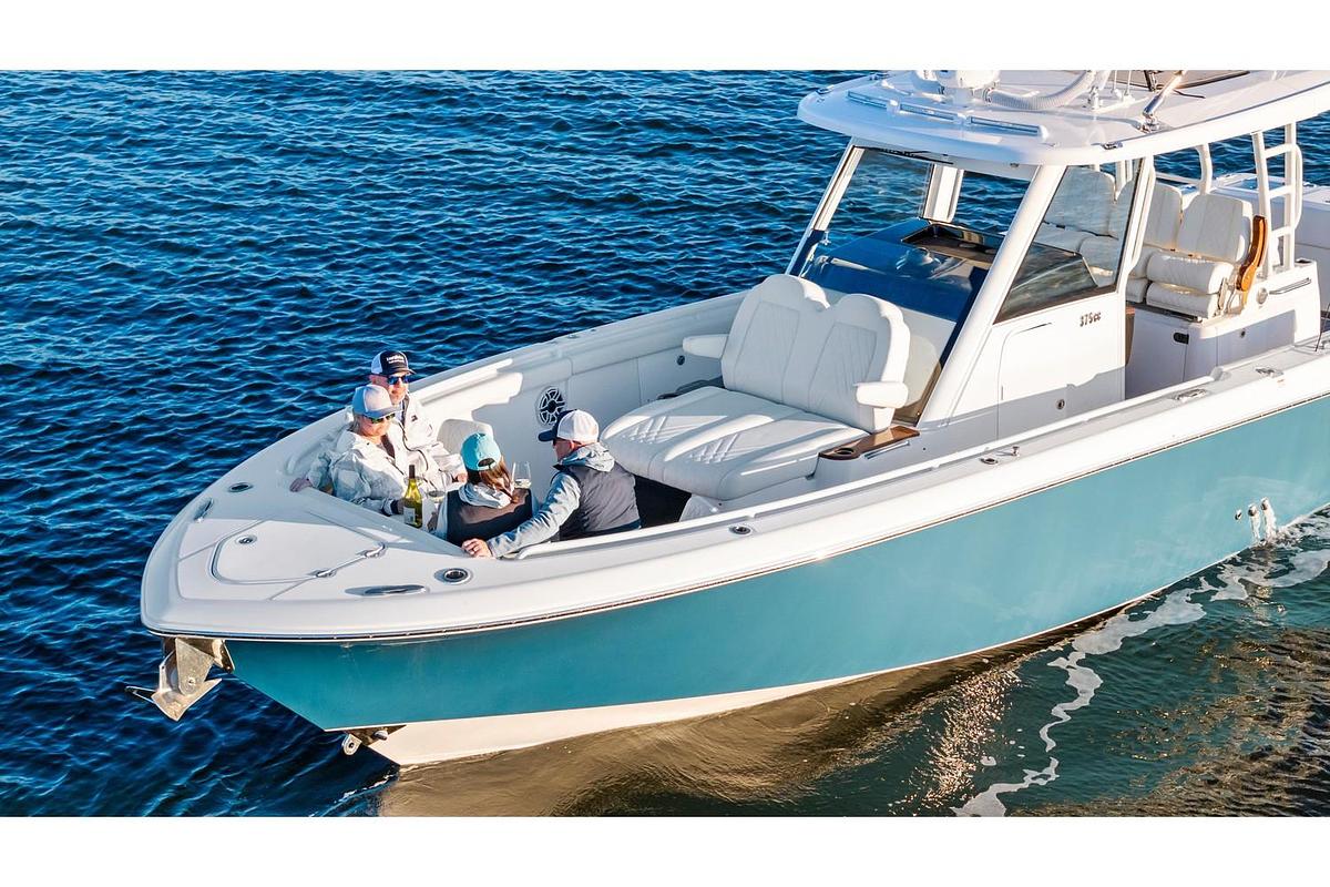 2025 Everglades 375 Center Console