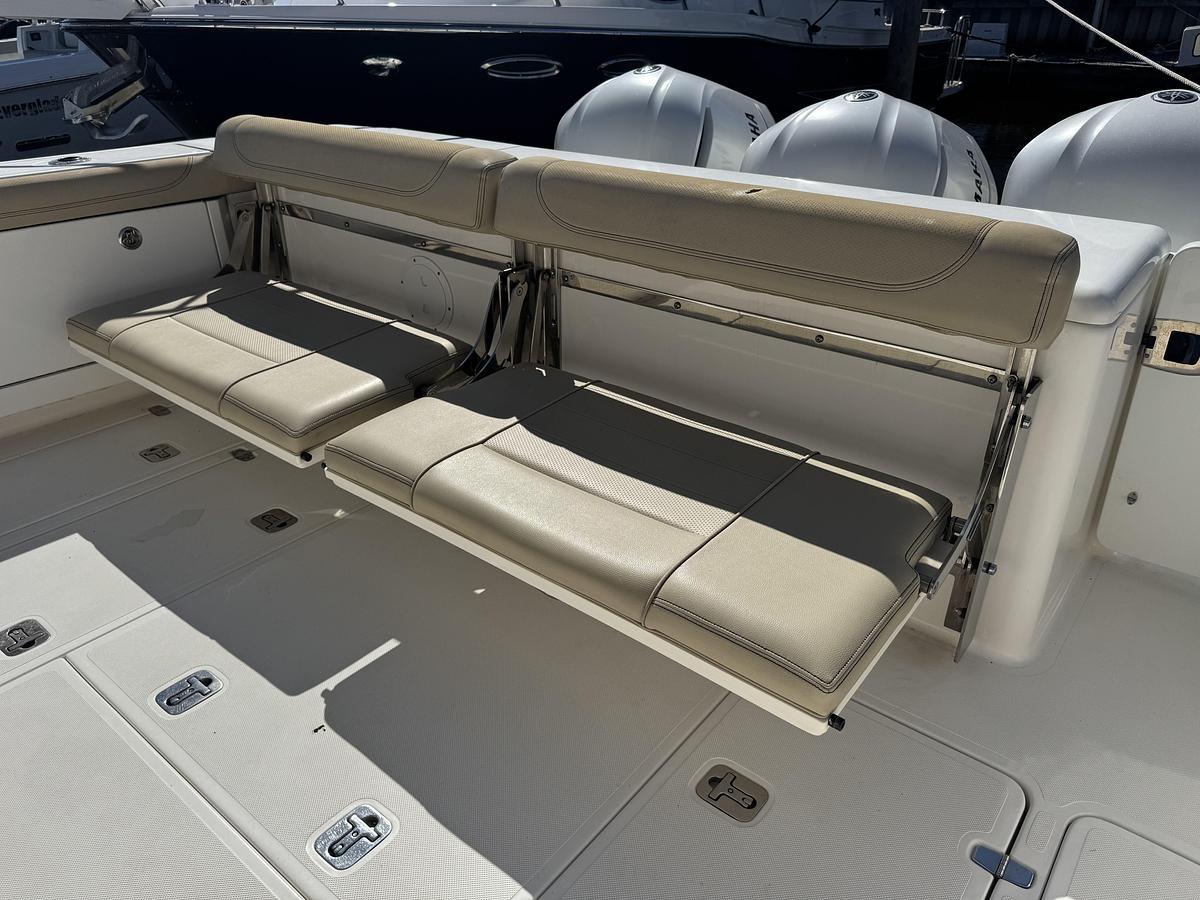 Used 2020 Pursuit 385OS