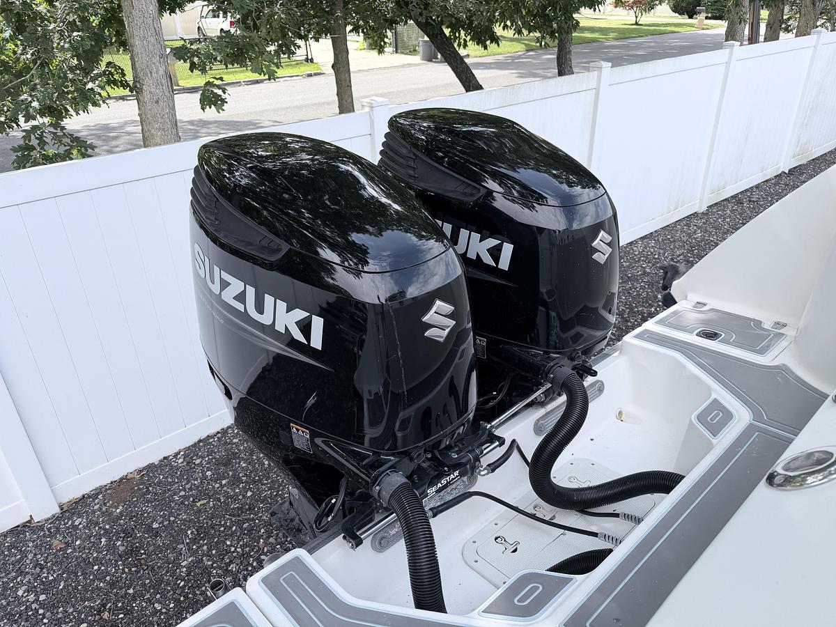 Used 2002 Boston Whaler 295 Conquest