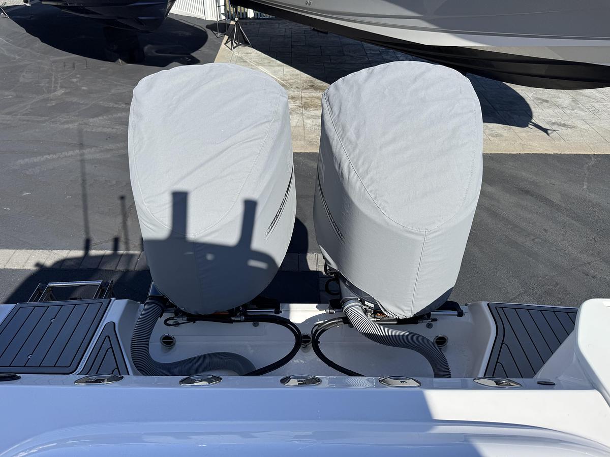 Used 2021 Everglades 295 Center Console