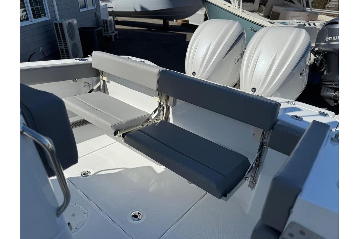 2025 Everglades 285 Center Console