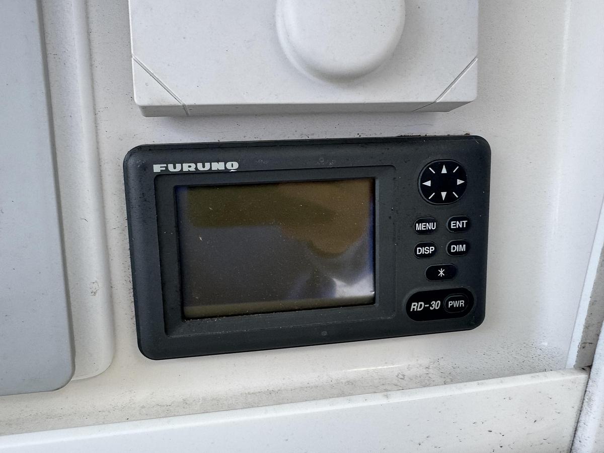 Used 2006 Everglades 290 Pilot