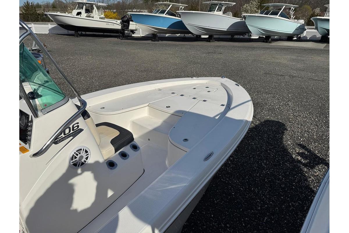 Used 2014 Robalo 206 Cayman
