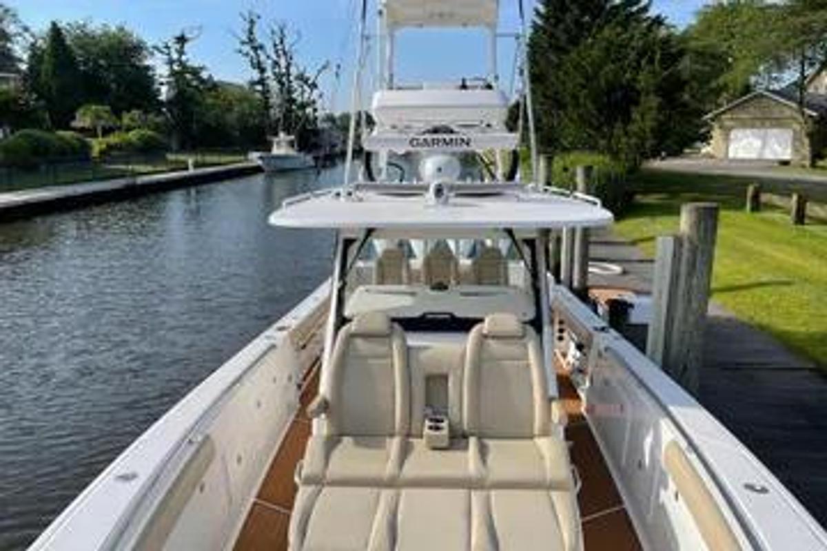 Used 2019 Everglades 435 Center Console