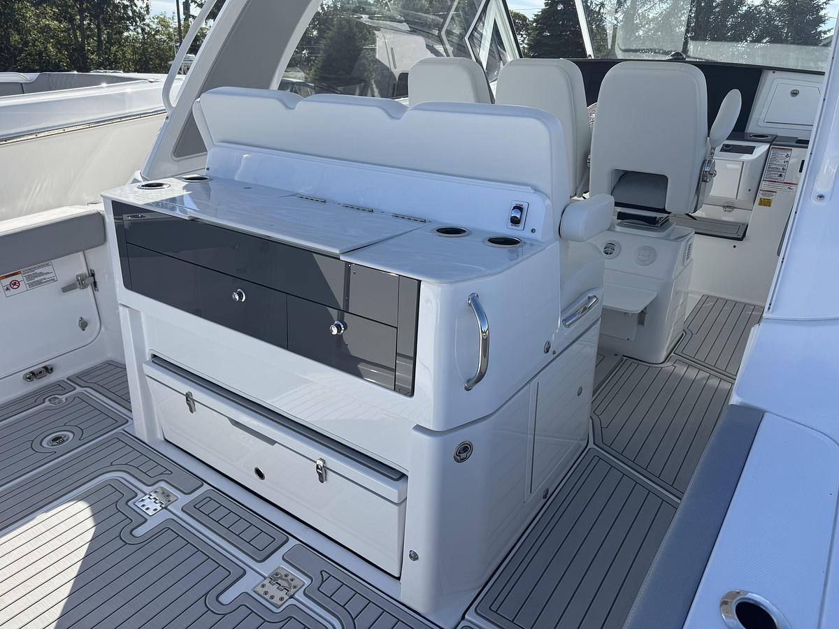 2026 Everglades 367CX