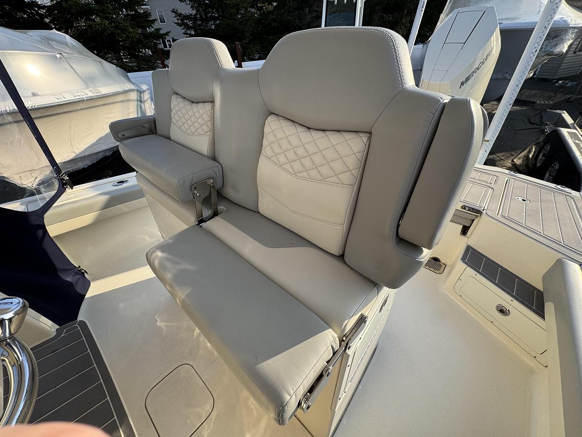 Used 2024 Scout 281 xss Carbon