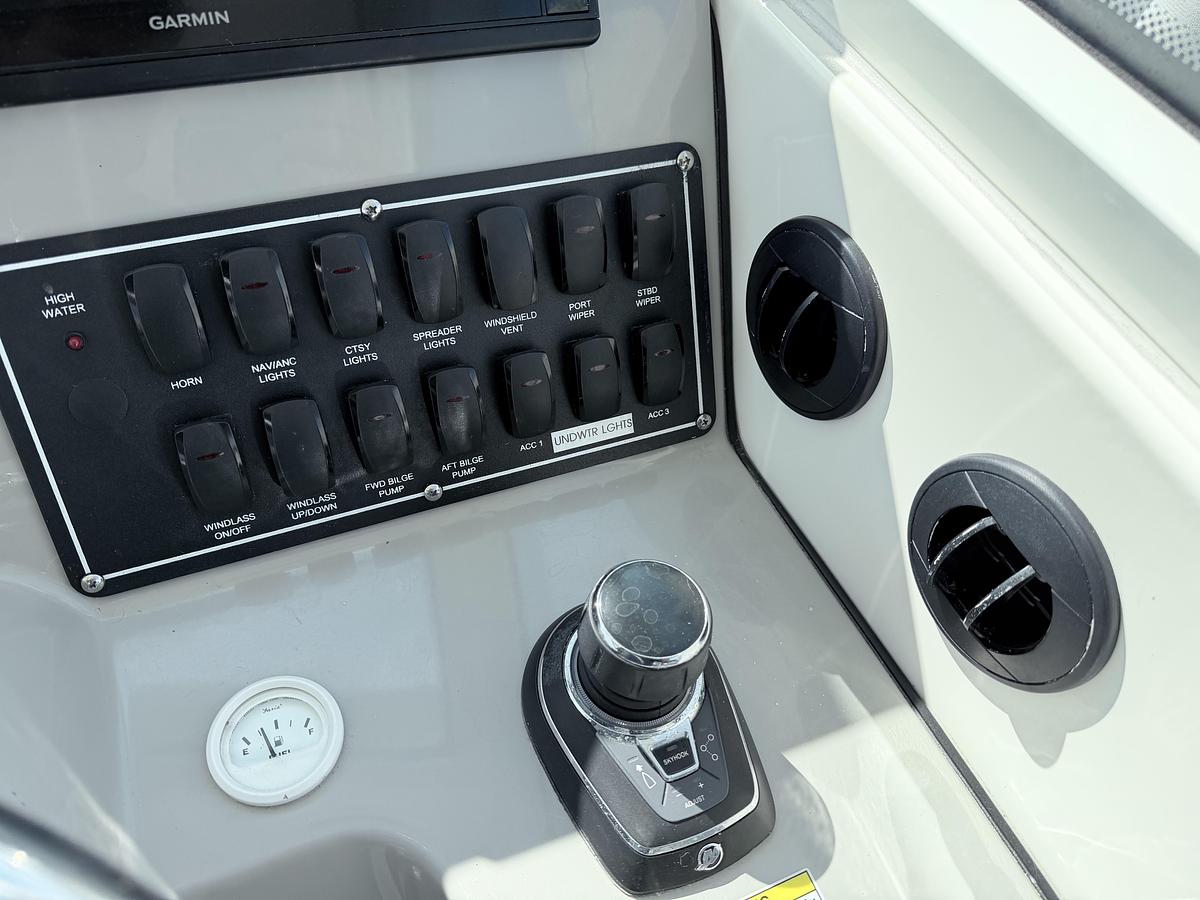 Used 2017 Boston Whaler 315 Conquest