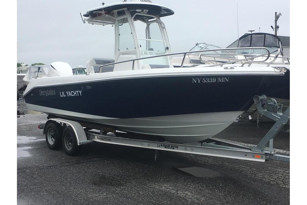 Used 2018 Everglades Boats 230CC