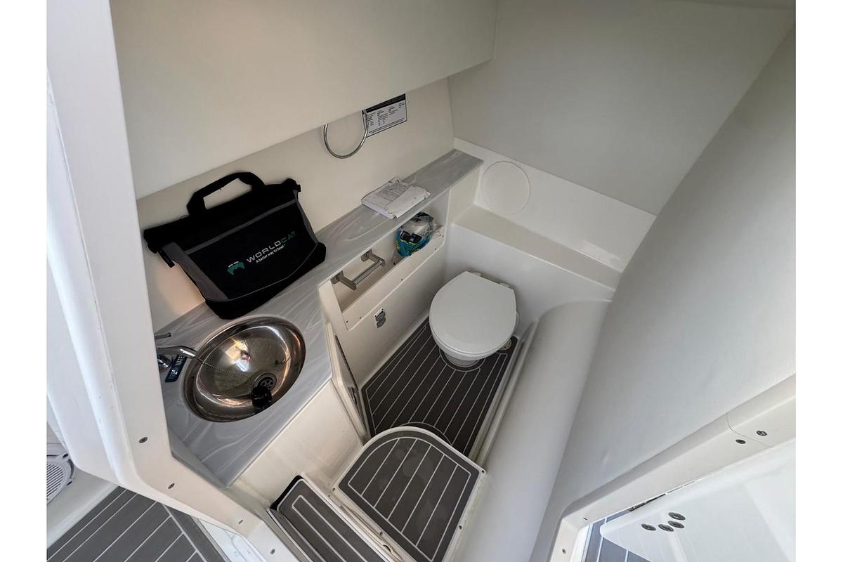 Used 2023 World Cat 280 DC-X