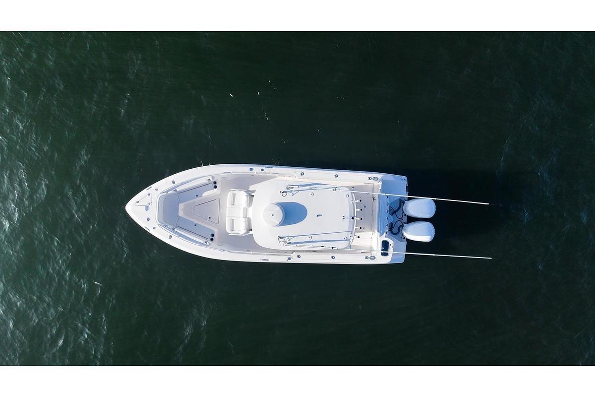 Used 2019 Everglades 295 Center Console
