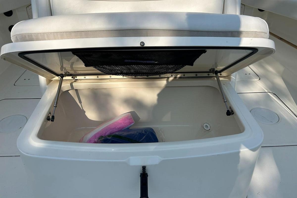 Used 2012 World Cat 320 CC