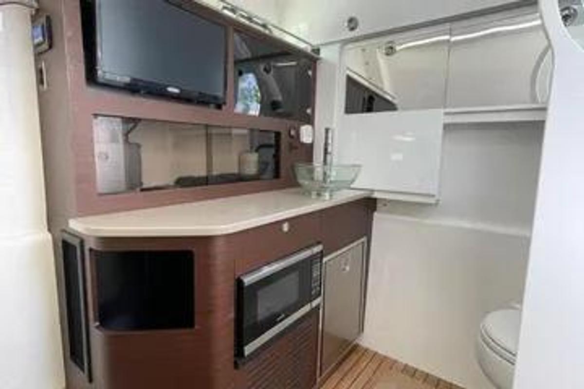 Used 2019 Everglades 435 Center Console