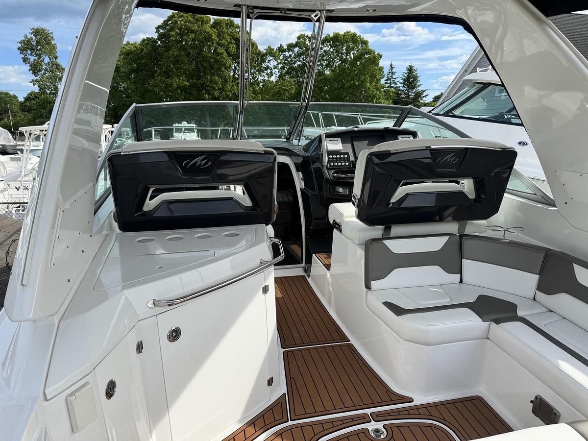 Used 2018 Monterey 355 Sport Yacht