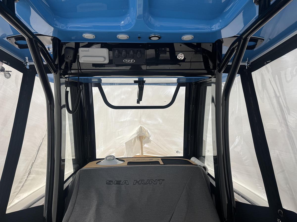 Used 2025 Sea Hunt Ultra 265SE