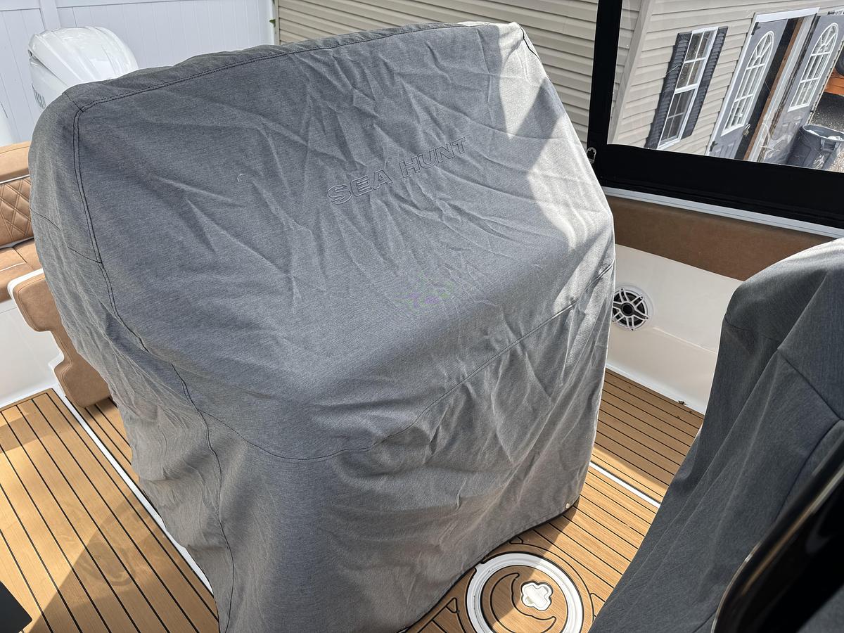 Used 2025 Sea Hunt Ultra 265SE