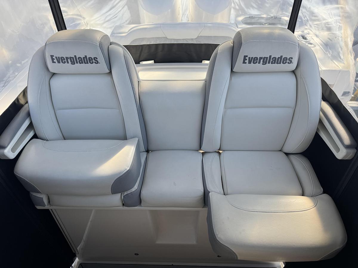 Used 2019 Everglades 295 Center Console