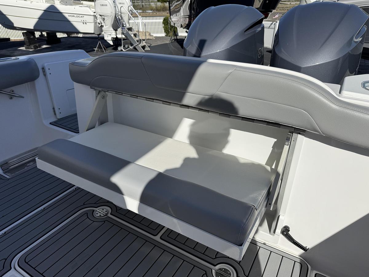 Used 2021 Everglades 295 Center Console