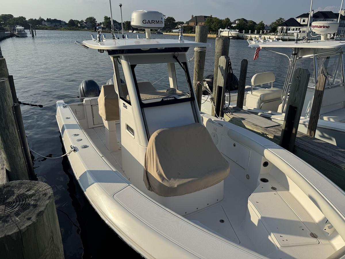 Used 2016 Everglades 255cc