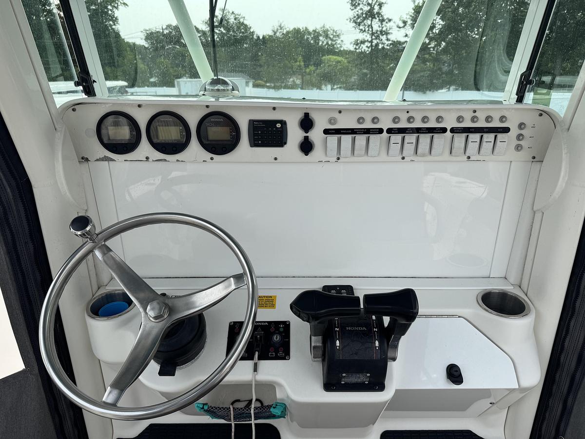 Used 2007 Everglades 260CC