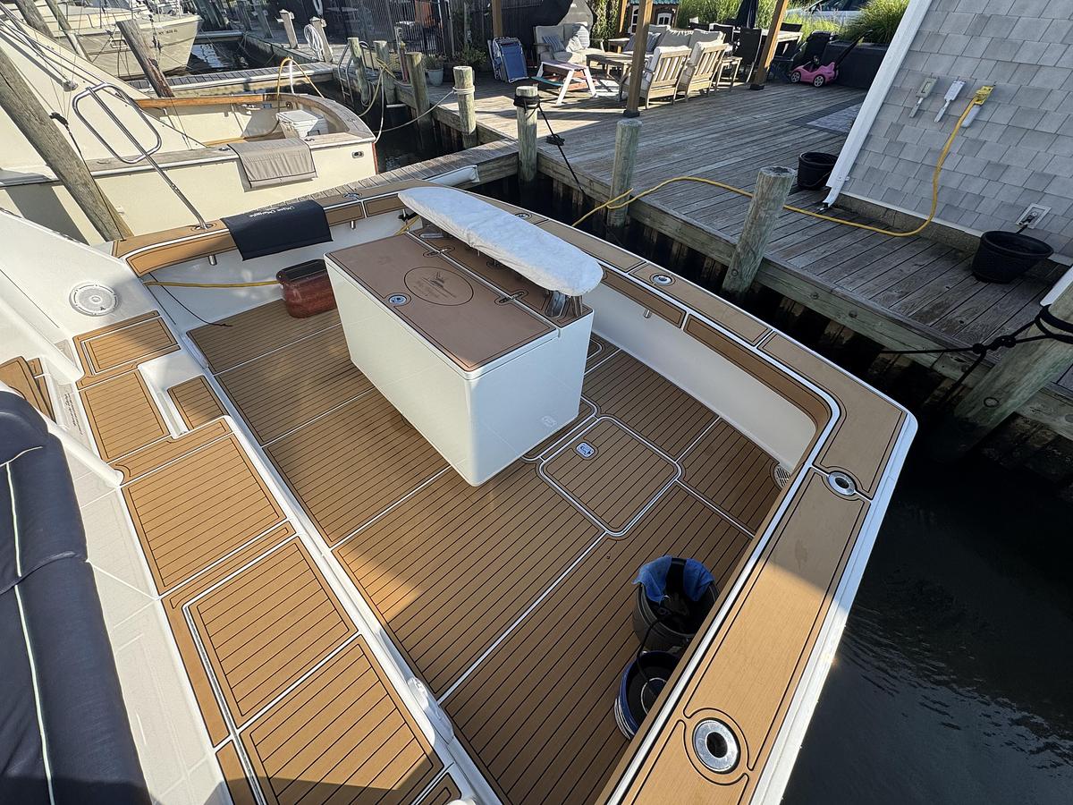 Used 2002 Viking 61 Enclosed Bridge