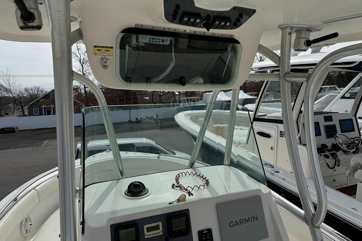 Used 2007 Robalo R220 Center Console