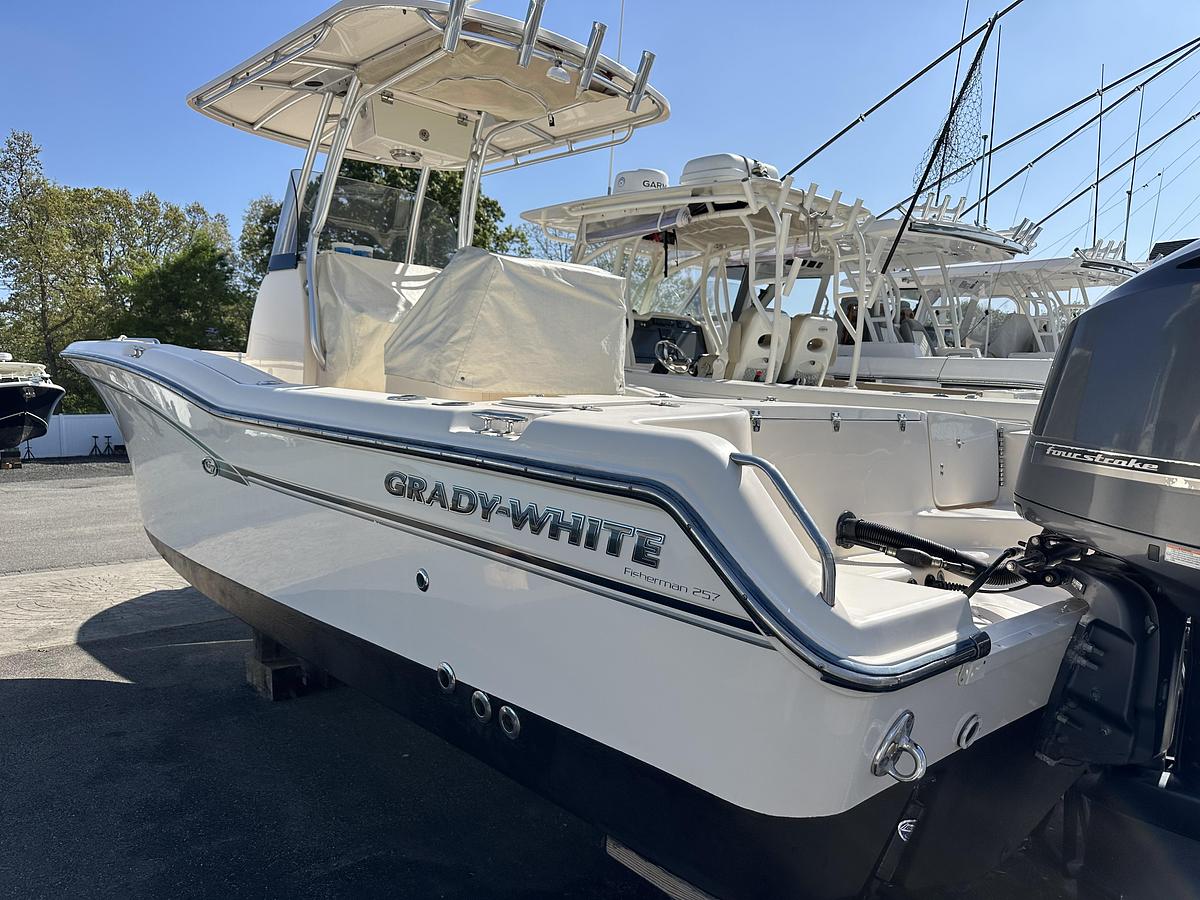 Used 2015 Grady-White 257 Advance CC