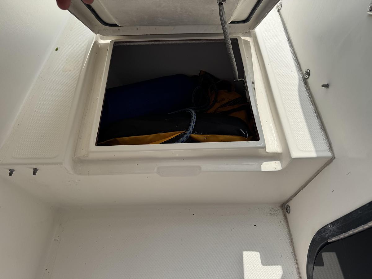 Used 2001 Regulator  26FS