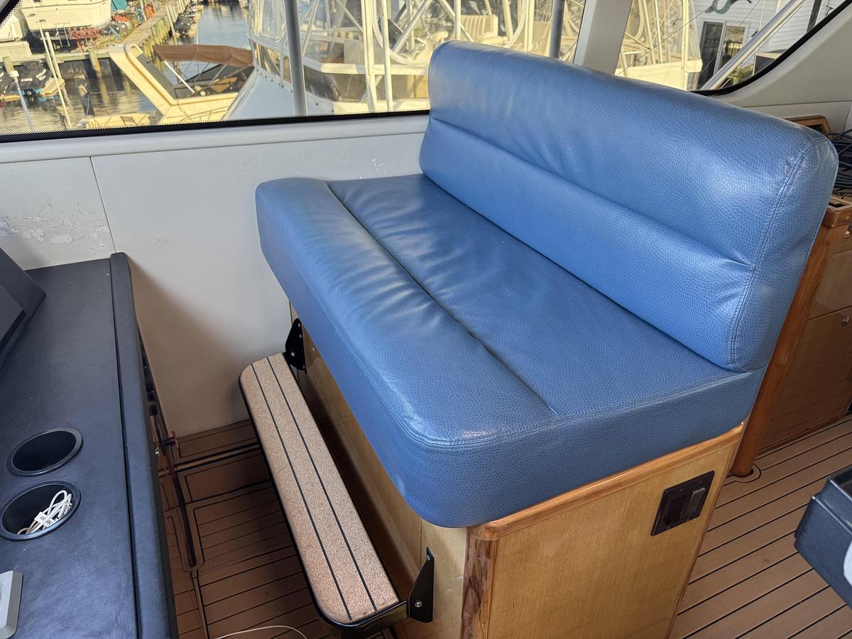 Used 2002 Viking 61 Enclosed Bridge