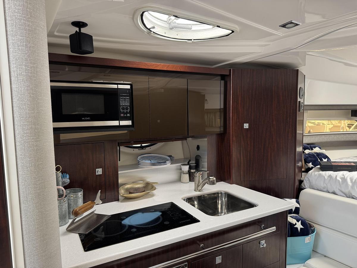 Used 2018 Monterey 355 Sport Yacht