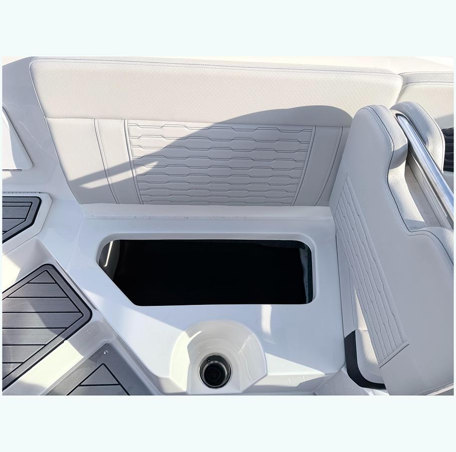 Used 2021 Sea Ray SPX 230 Outboard