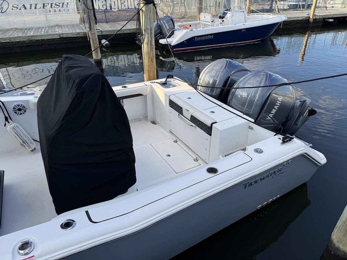 Used Tidewater 28 CC