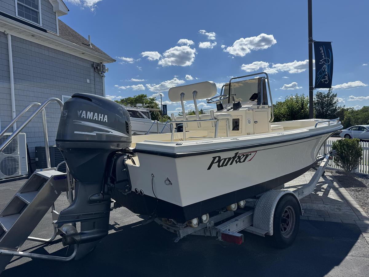 Used 2002 Parker 1801 Center Console