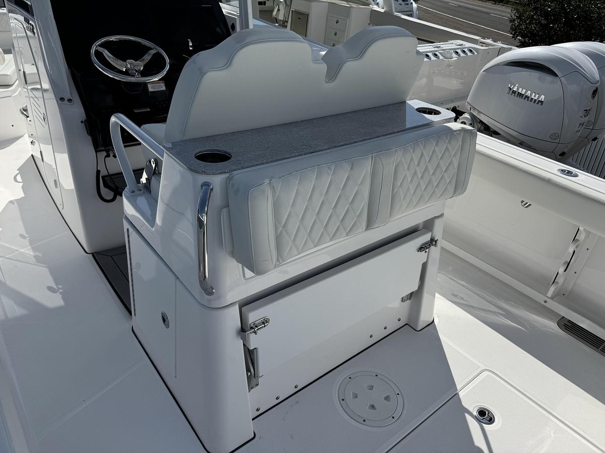 2024 Everglades 285 Center Console