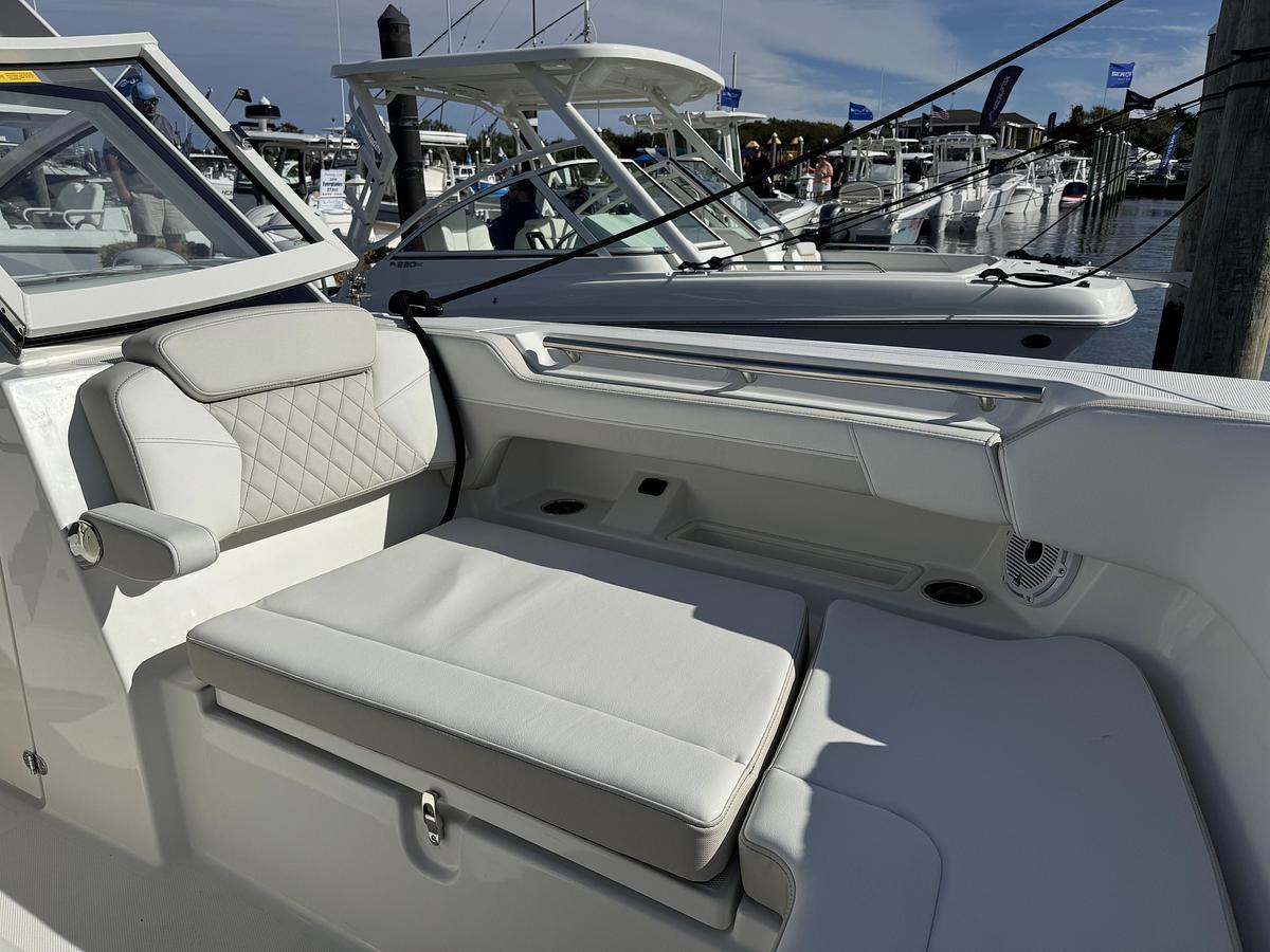 2026 World Cat 280DC-X