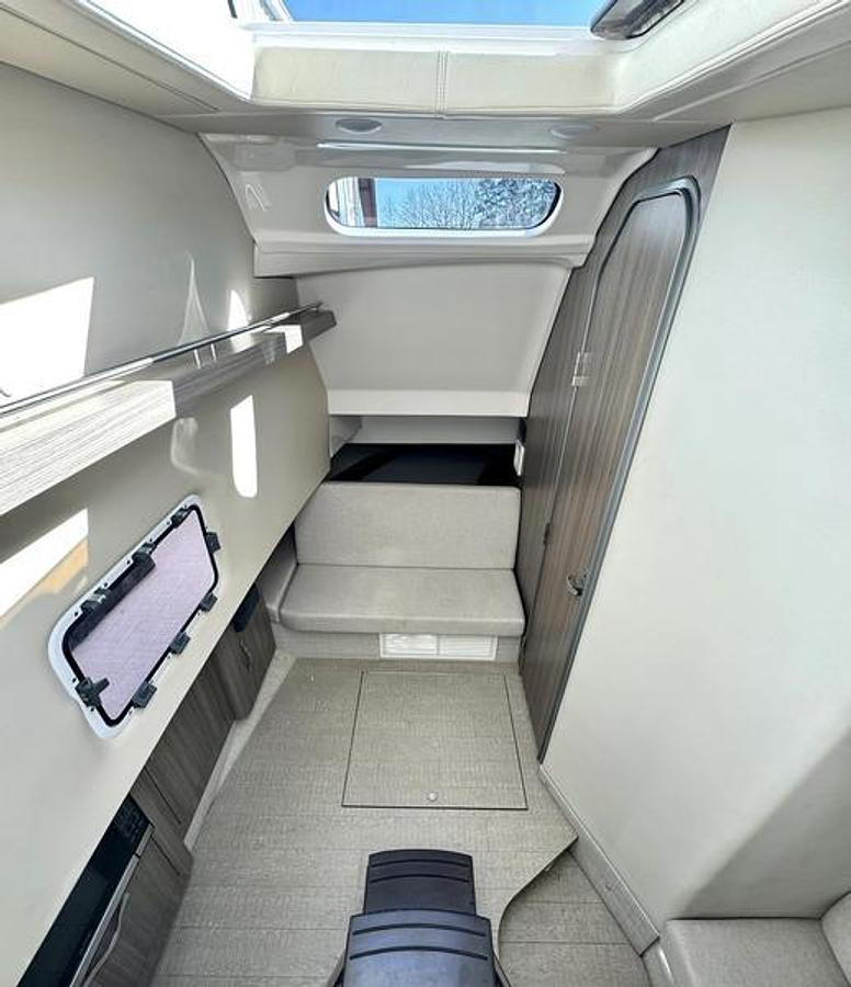 Used 2020 Regal 330SAV