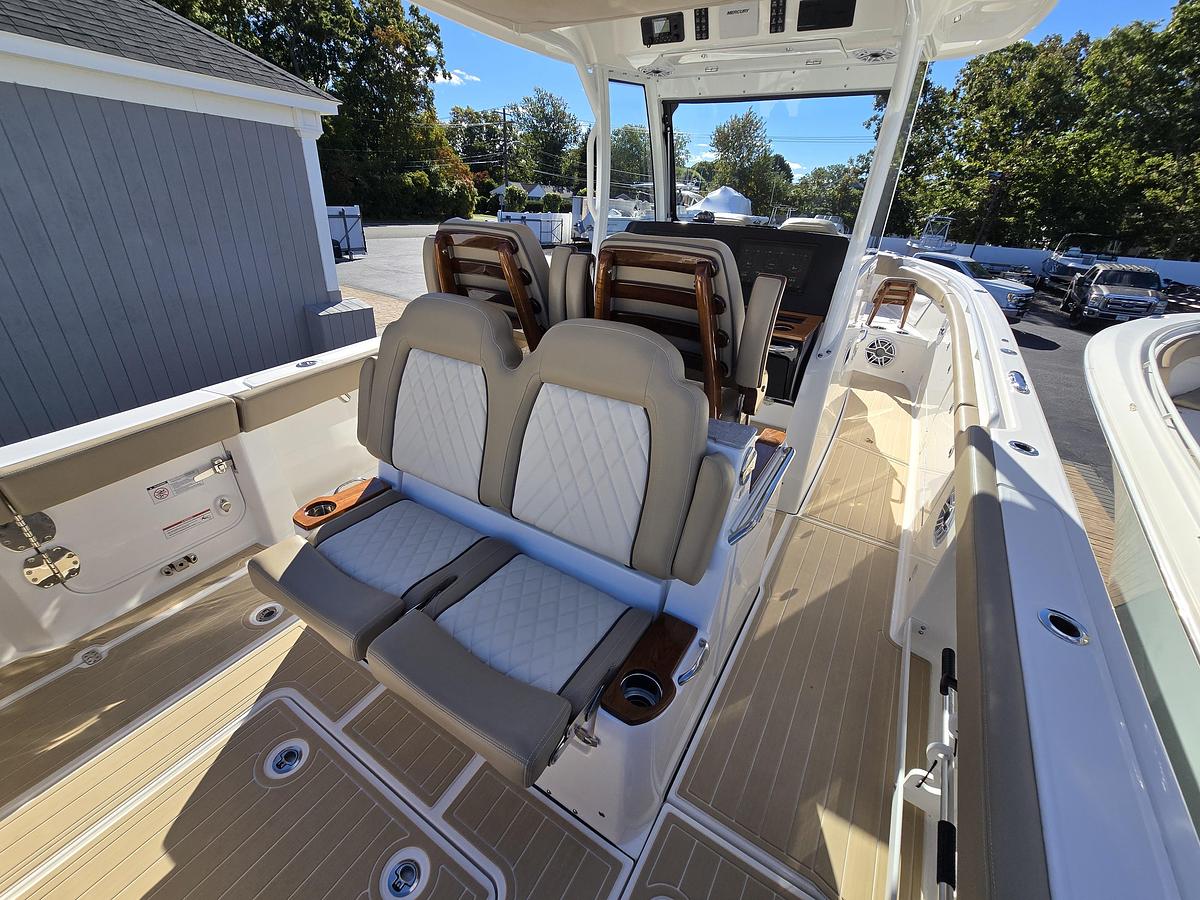 Used 2024 Everglades 315CC