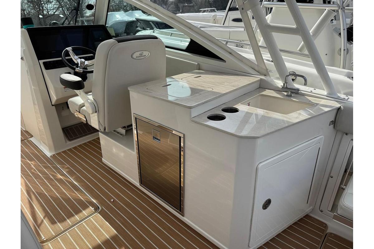 Used 2022 Sailfish 276 DC