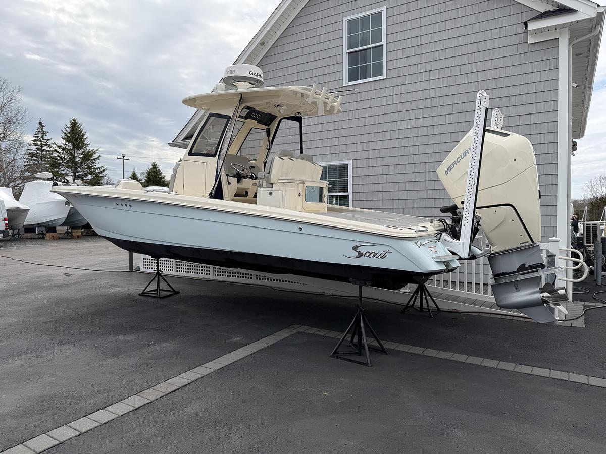 Used 2024 Scout 281 xss Carbon