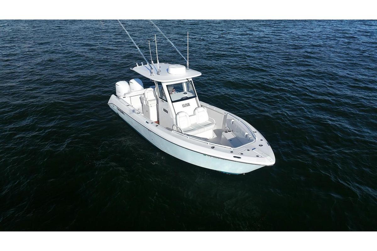 Used 2019 Everglades 295 Center Console